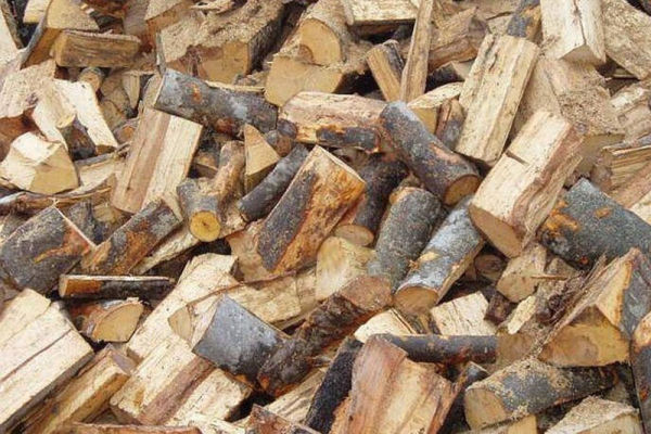 Szórt-ömlesztett tűzifa
